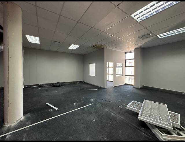 253.90M² OFFICE TO LET IN ECO PARK ESTATE